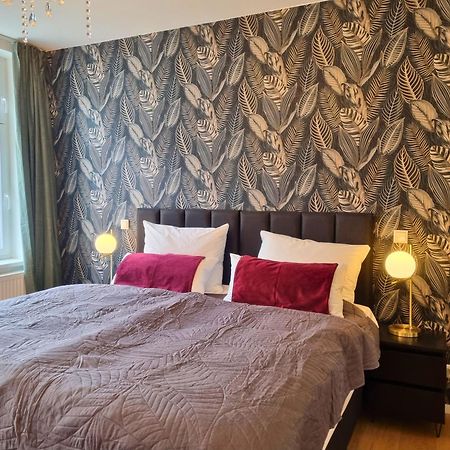 Maremar - Style-Loft Am Ferberturm - 2 Schlafzimmer - Luxus Boxspringbett - Arbeitsplaetze - Highspeed Wlan Gera Kültér fotó